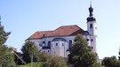 Kath. Pfarrkirche St. Johannes der Täufer in Breitbrunn am Chiemsee | Bild: Michael Mannhardt