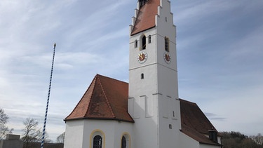Kath. Filialkirche St. Alban in Eisenhofen in Oberbayern | Bild: Michael Mannhardt