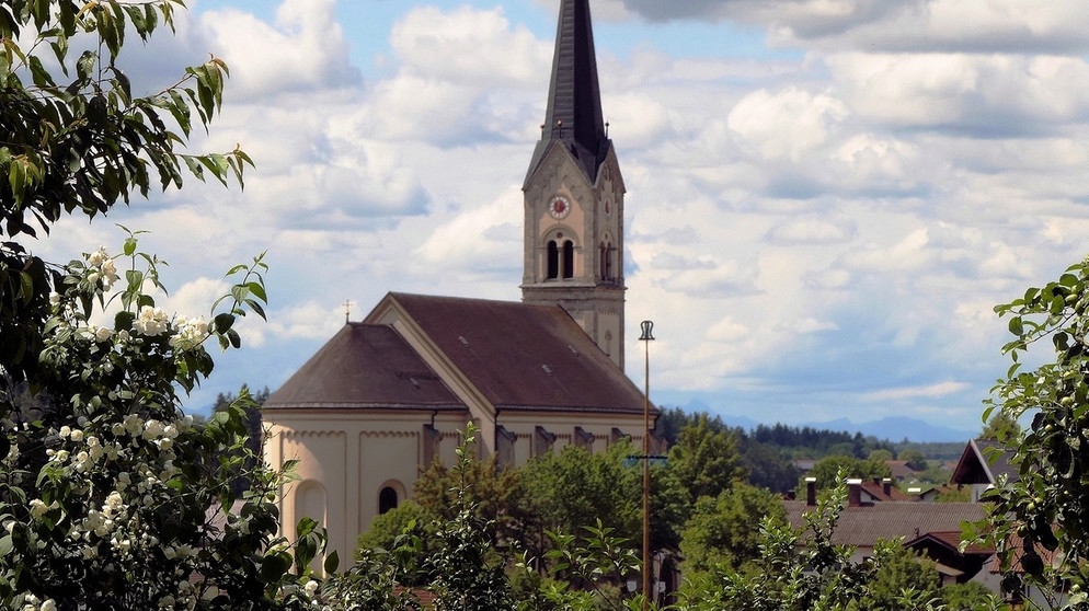 Kath. Pfarrkirche St. Martin in Halsbach | Bild: Rosi Spielhofer