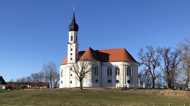 Kath. Pfarrkirche Schmerzhafte Muttergottes in Vilgertshofen | Bild: Michael Mannhardt
