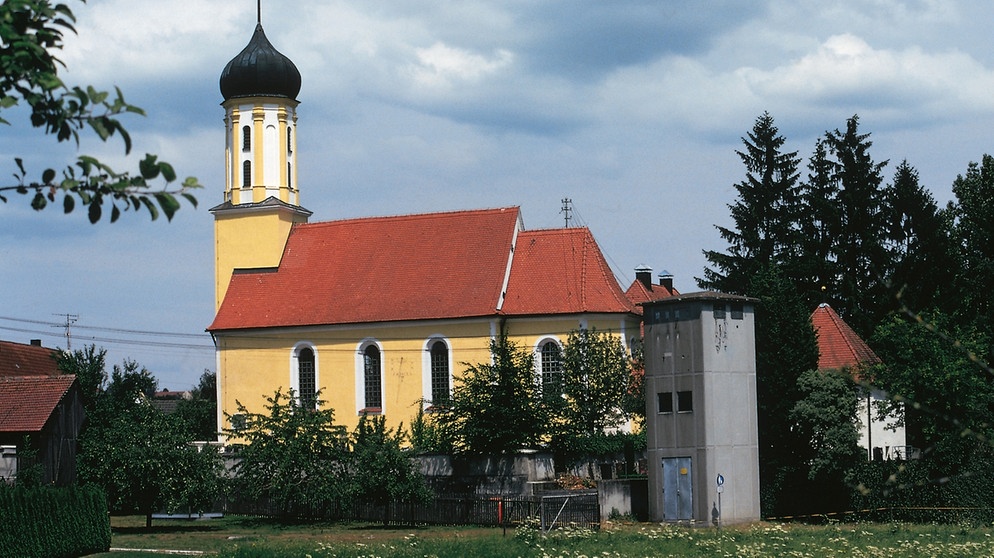 Kath. Pfarrkirche St. Peter in Burghagel | Bild: Georg Wörishofer
