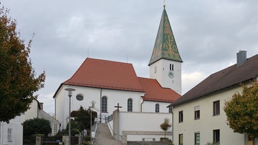 Kath. Pfarrkirche St. Peter und Paul in Rögling | Bild: Armin Reinsch