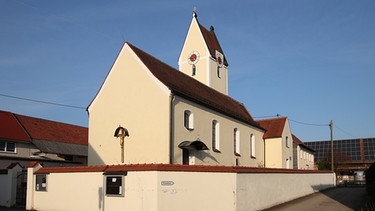 Kath. Pfarrkirche St. Mariä Himmelfahrt in Schnellmannskreuth in Schwaben | Bild: Armin Reinsch