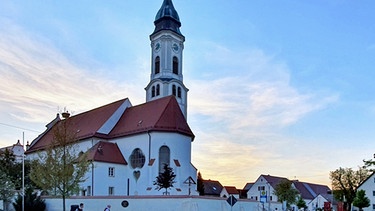 Katholische Pfarrkirche St. Georg in Westendorf | Bild: Oliver Schneider