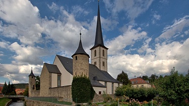 Kath. Pfarrkirche zu den Heiligen Schutzengeln in Heustreu | Bild: Helmut Koeberlein