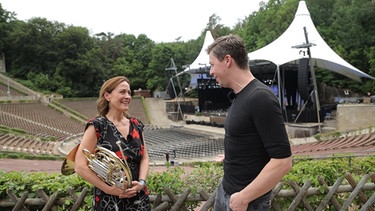 Sarah Willis, Hornistin der Berliner Philharmoniker im Gespräch mit KlickKlack-Moderator Martin Grubinger.
| Bild: BR