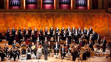 Der Chor des Bayerischen Rundfunks führt 2010 Bachs "Weihnachtsoratorium" auf. | Bild: BR/Klaus Fleckenstein
