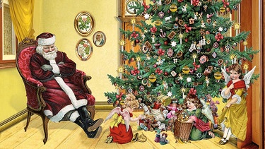 More Christmas Surprises - Weihnachtsmann mit Engel vorm Christbaum | Bild: © 2018 Barbara Behr / Sony Classical
