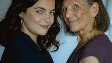 Rona Forcher und ihre Oma | Bild: Rona Forcher