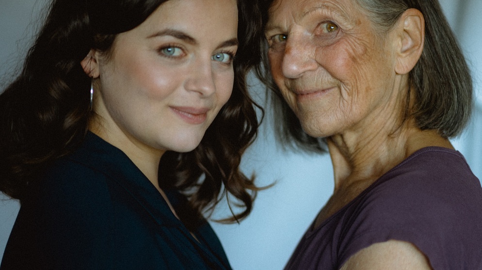 Rona Forcher und ihre Oma | Bild: Rona Forcher