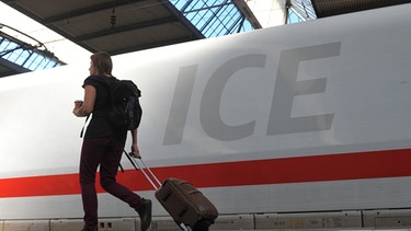Lieferung der neuen ICE-Züge verzögert sich angeblich | Bild: picture-alliance/dpa