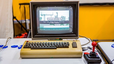 Abteilung für Retro- und Vintage-Spiele auf der Computerspielemesse gamescom am 23. August 2023 in Köln. Commodore C64 | Bild: picture-alliance/dpa