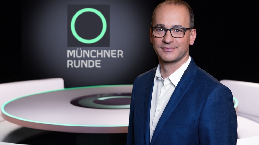 Christian Nitsche, BR-Chefredakteur und Moderator der Münchner Runde im neuen Studio. | Bild: BR/Lisa Hinder
