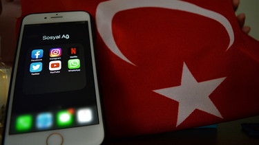 Neues Mediengesetzt in der Türkei bringt Einschränkungen für Social Media. | Bild: picture alliance/ZUMA Press/Altan Gocher