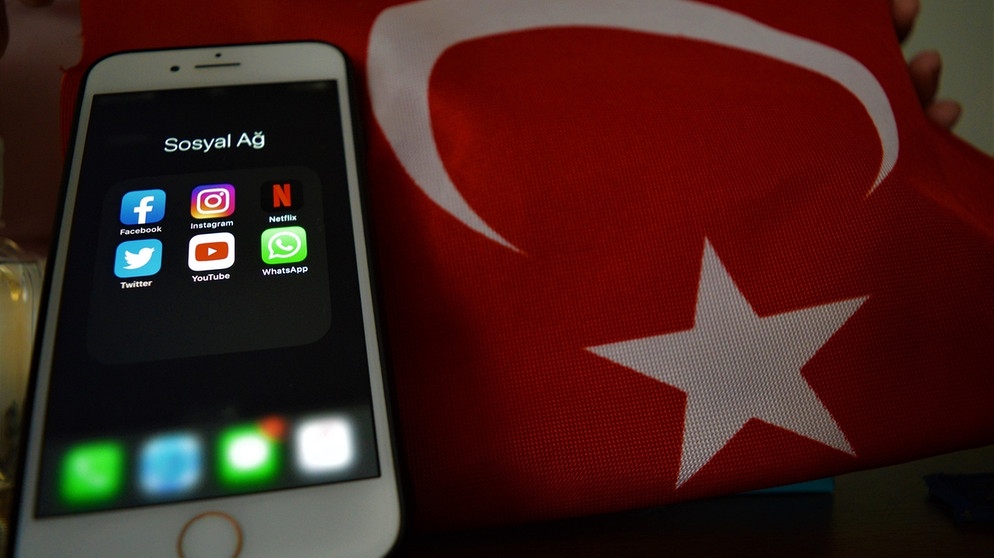 Neues Mediengesetzt in der Türkei bringt Einschränkungen für Social Media. | Bild: picture alliance/ZUMA Press/Altan Gocher