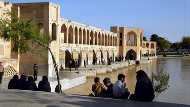 Alltag in Isfahan  | Bild: picture-alliance/dpa