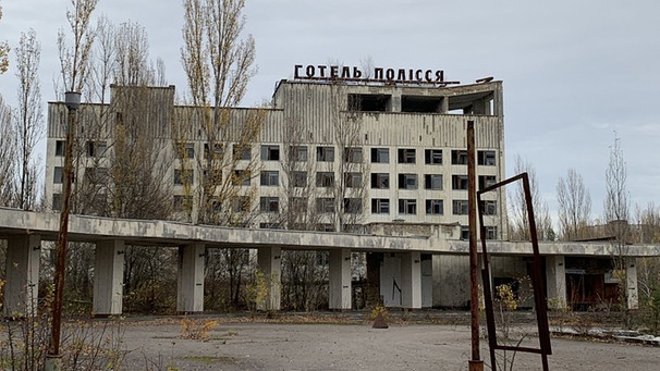 Gebäude in der atomar verseuchten Sperrzone von Tschernobyl | Bild: BR
