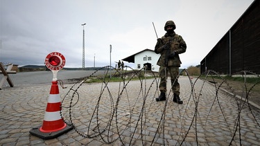 Bundeswehr-Soldate bei einer Übung in Bayern | Bild: BR/Kilian Neuwert