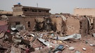 Ein bei den jüngsten Kämpfen zerstörtes Haus in Khartum  | Bild: dpa-Bildfunk/Marwan Ali
