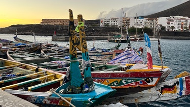 Migrantenboote im Hafen von La Restinga auf der Insel El Hierro | Bild: BR / Christina Teuthorn-Mohr