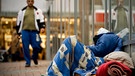 Obdachloser in der Dortmunder Fußgängerzone | Bild: picture-alliance/dpa