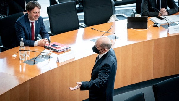 Bundesfinanzminister Olaf Scholz (SPD) kommt am 22.4.2021 zur Sitzung des Wirecard-Untersuchungsausschusses im Bundestag | Bild: dpa-Bildfunk/Kay Nietfeld