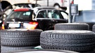 Reifen in Autowerkstatt | Bild: mauritius-images