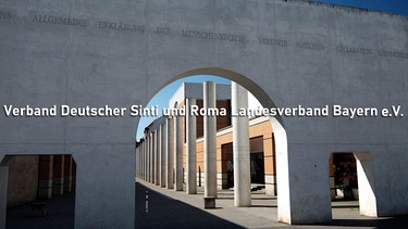 Verband Deutscher Sinti und Roma / Logo mit Außenansicht | Bild: https://sinti-roma-bayern.de/