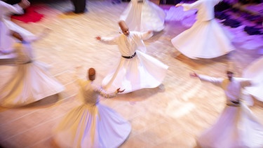 Sufi-Tänzer  | Bild: picture-alliance/dpa