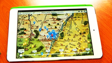 Tablet mit der App "Bayern in historischen Karten" | Bild: BR / Robert Müller