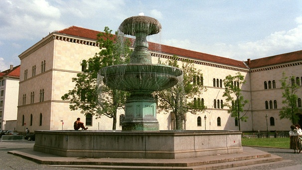 Die Münchner Universität | Bild: picture-alliance/dpa