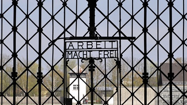 Früherer Haupteingang des Konzentrationslagers Dachau | Bild: picture-alliance/dpa