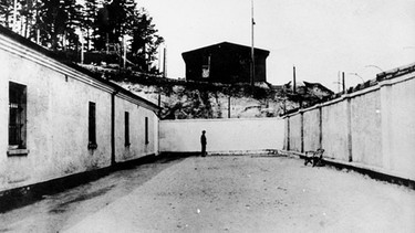 Konzentrationslager Flossenbürg: Arrestbau | Bild: National Archives, Washington DC (NARA)