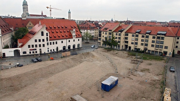 München: St.-Jakobs-Platz vor der neuen Synagoge, Baustelle vor dem Stadtmuseum | Bild: picture-alliance/dpa