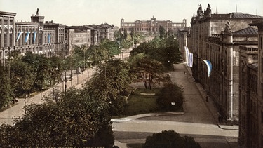 Die Maximilianstraße in München, aufgenommen um 1890 als Photochrom-Bild | Bild: picture-alliance/dpa