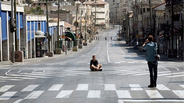 Straße in Jerusalem an Jom-Kippur | Bild: picture-alliance/dpa
