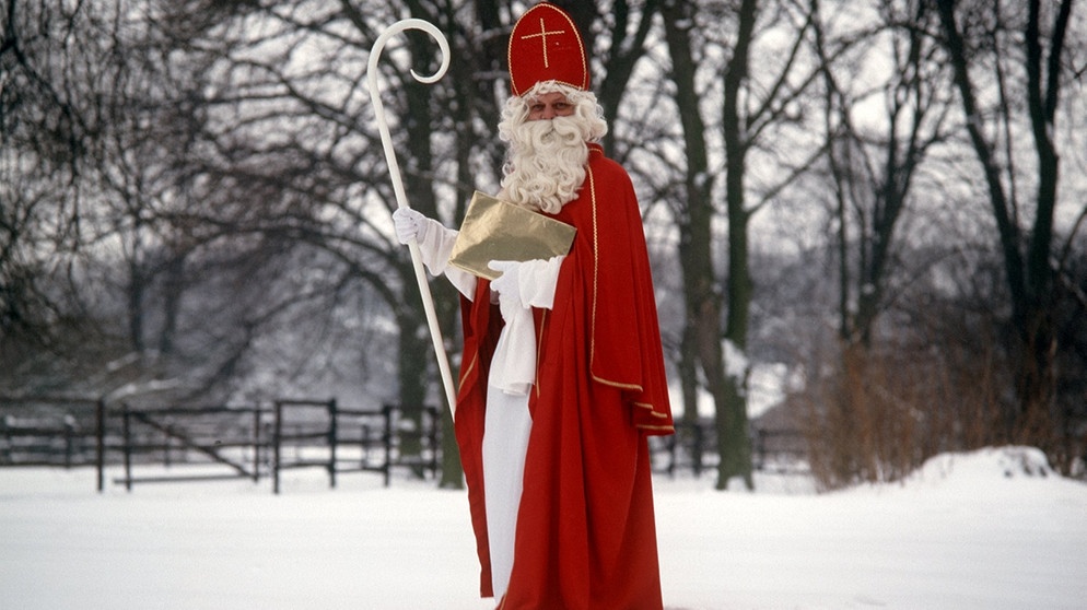 Nikolaus im Schnee | Bild: picture-alliance/dpa
