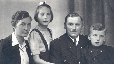 Jakob Roider mit seiner Familie | Bild: BR
