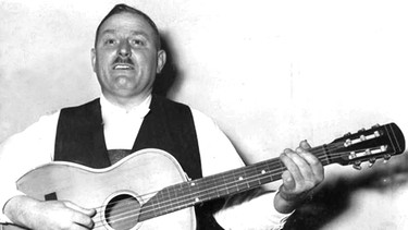 Roider Jackl mit Gitarre (ca. 1935) | Bild: privat