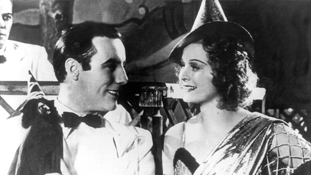 Johannes Heesters mit Marika Rökk in "Gasparone" (1937) | Bild: picture-alliance/dpa