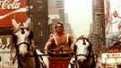 Arnold Schwarzenegger in dem Film Herkules in New York von 1970. | Bild: picture-alliance/dpa