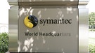 Firmenschild von symantec - Hersteller der Marke Norton | Bild: picture-alliance/dpa