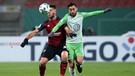 Im DFB-Pokal-Achtefinale der Saison 2017/2018 behauptet der Spieler mit der Nr. 36, Eduard Löwen, des FCN den Ball gegen den Wolfsburger Yunus Malli. | Bild: imago images