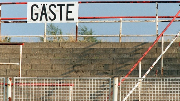 Leeres Stadion Gästeblock | Bild: picture-alliance/dpa