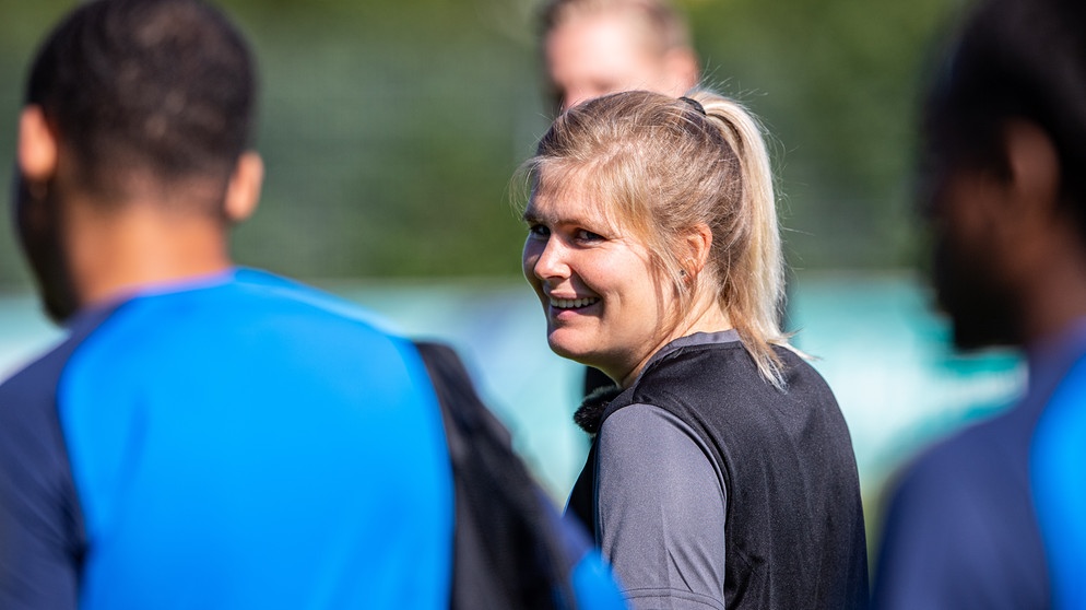 Imke Wübbenhorst (M), Trainerin der Sportfreunde Lotte | Bild: picture-alliance/dpa