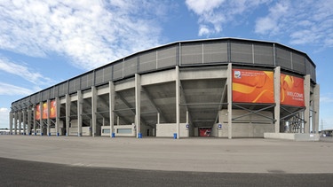 Das Fußballstadion in Augsburg | Bild: picture-alliance/dpa