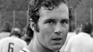Bundesligasaison 1971/72 Testspiel SC München 1906 – FC Bayern München Franz Beckenbauer (li.) und Walter Beckenbauer (SC 1906 rechts) | Bild: imago/Werek