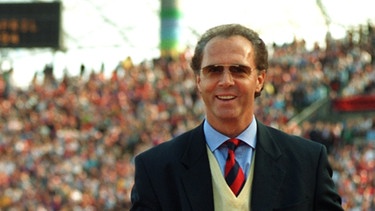 Franz Beckenbauer 1994 im Olympiastadion | Bild: picture-alliance/dpa