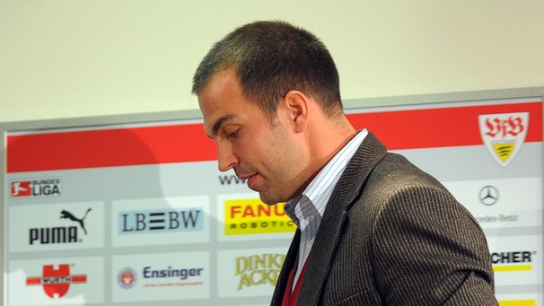 Markus Babbel bei seinem Rücktritt in Stuttgart | Bild: picture-alliance/dpa