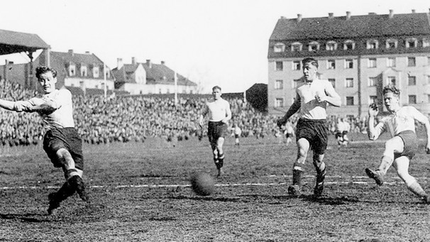 Derby-Spielszene FC Bayern München-TSV 1860 München im Februar 1939 | Bild: FC Bayern München